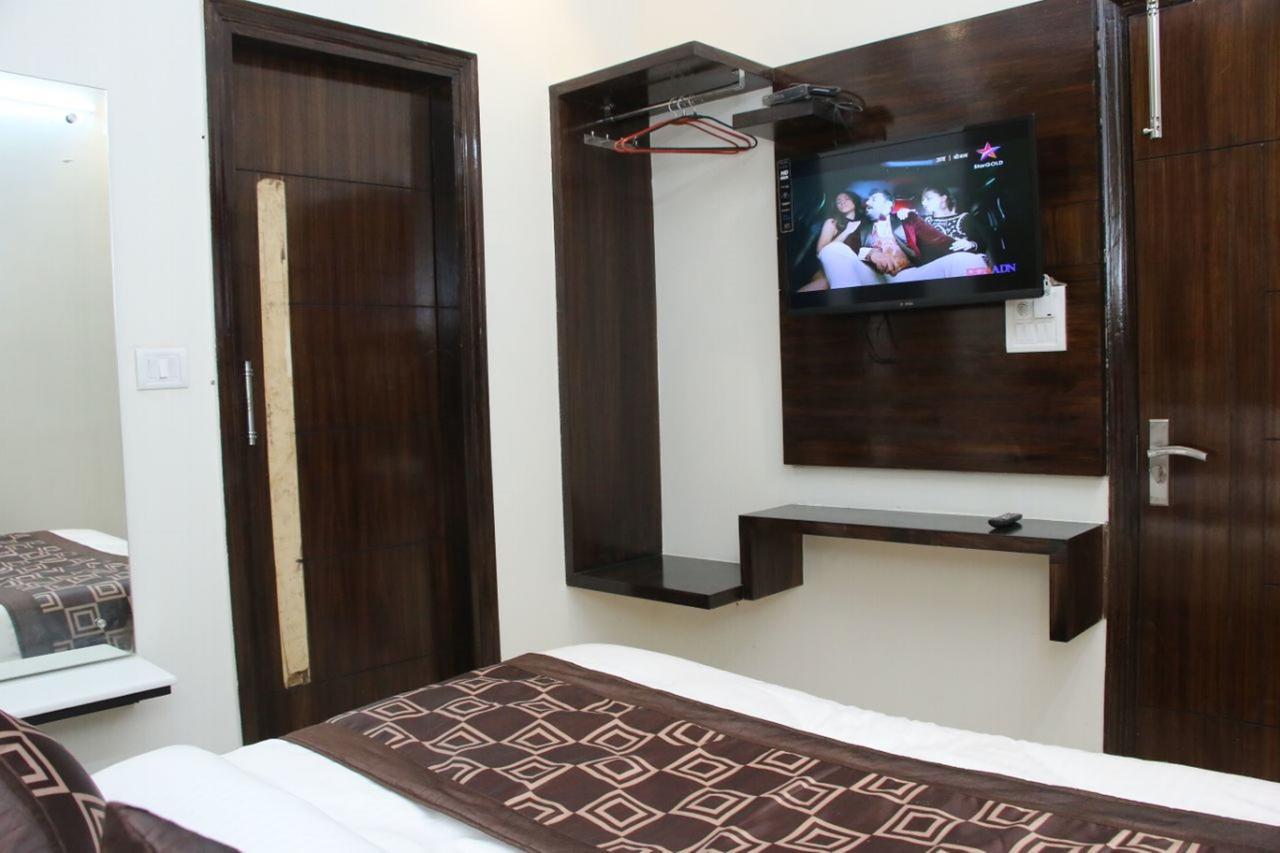 Hotel Snow White Inn New Delhi Exterior photo