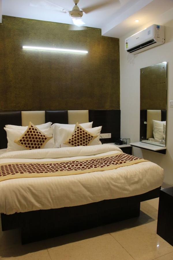 Hotel Snow White Inn New Delhi Exterior photo
